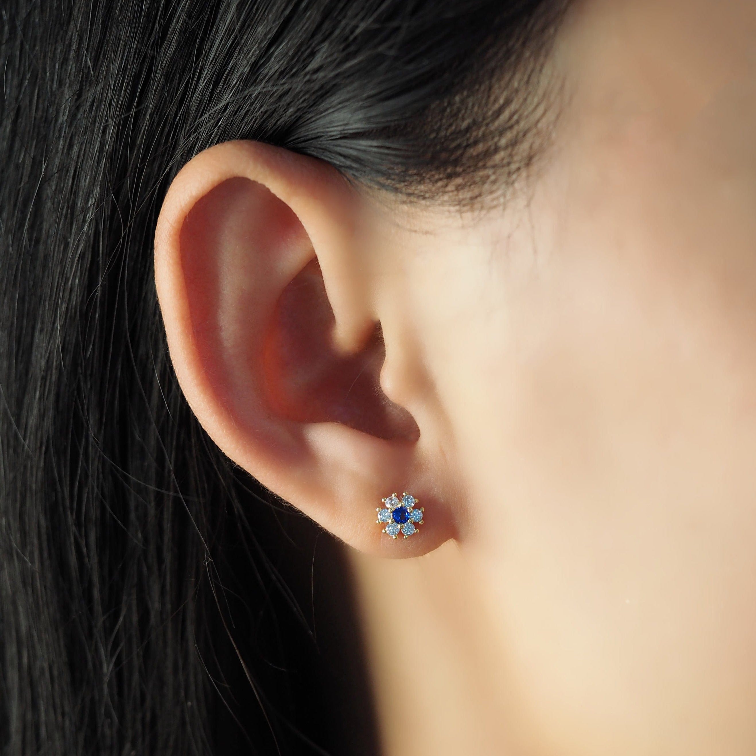 TAI-STONE STUD WITH CZ