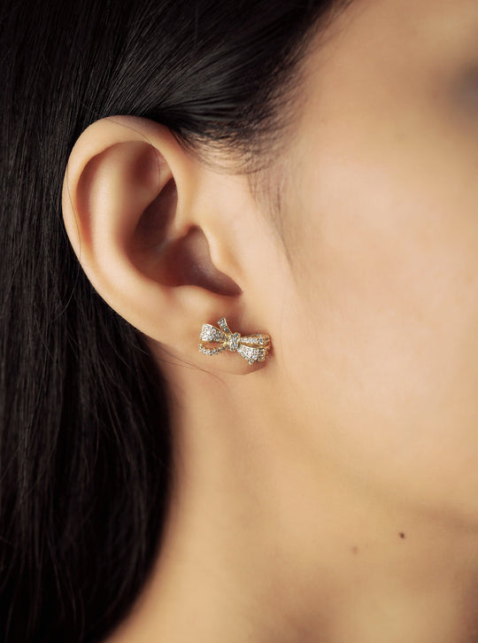 TAI-CZ STUDS WITH PAVE HALO